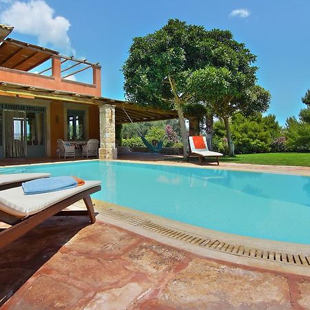 Vouliagmeni Villa Athens Room photo