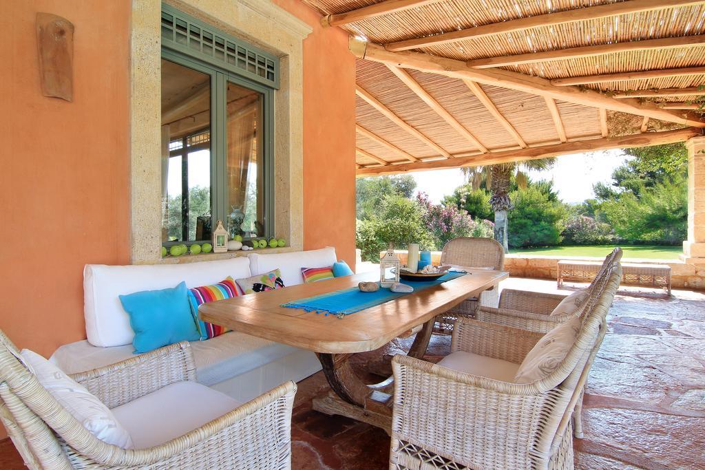 Vouliagmeni Villa Athens Exterior photo